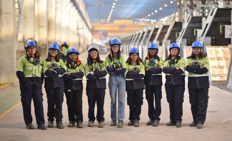 बालको में महिला क्रेन पायलट की तैनाती, महिला नेतृत्व को मिला बढ़ावा