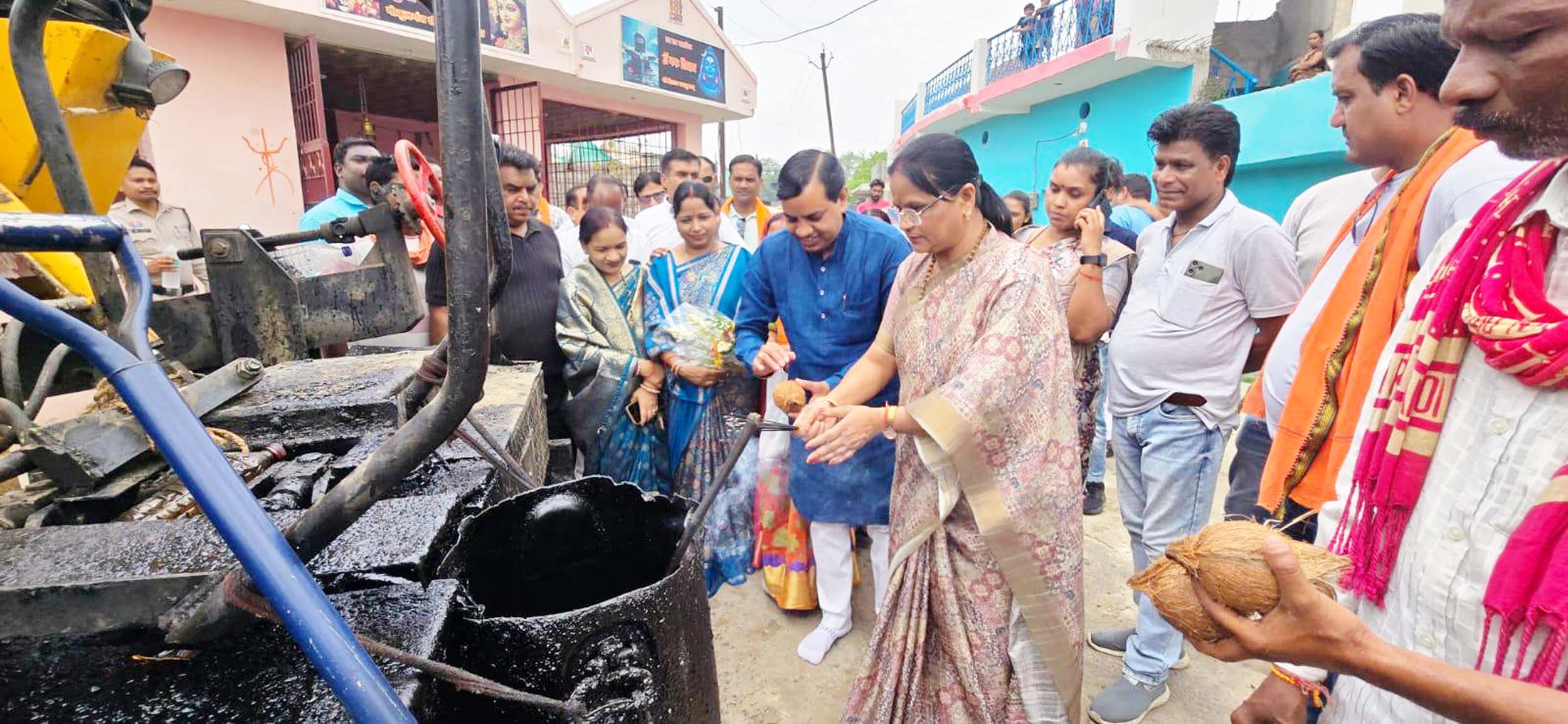 गोकुलगंज से सीतामणी मेन रोड तक सड़क डामरीकरण कार्य प्रारंभ