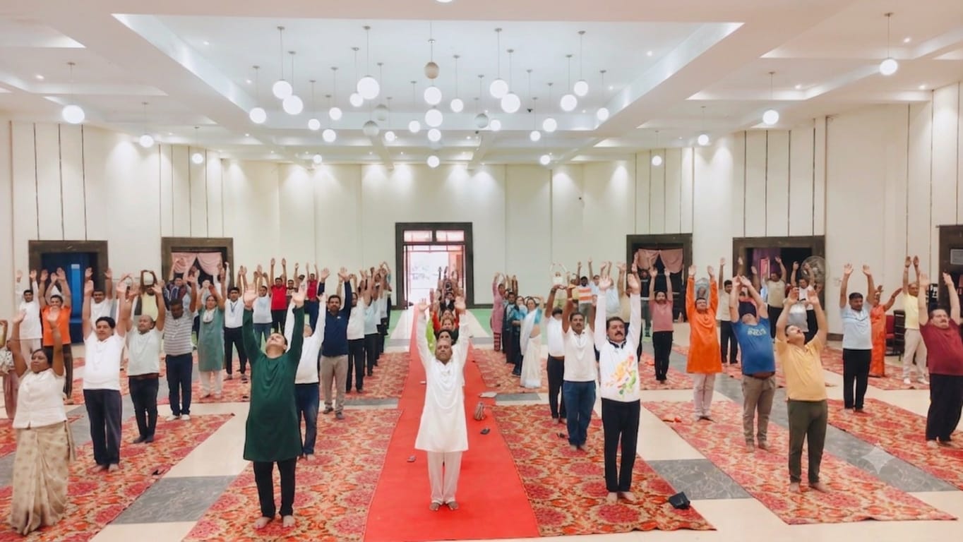 अंतरराष्ट्रीय योग दिवस पर भाजपा का विशेष आयोजन: कोरबा के आशीर्वाद पॉइंट में गोपाल मोदी जी की अगुवाई में हुआ भव्य योग शिविर