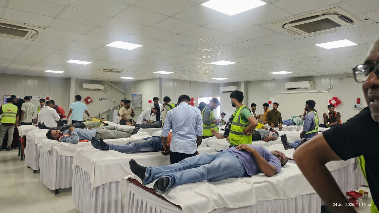 अदाणी समूह के चेयरमैन गौतम अदाणी के जन्मदिवस पर कोरबा पावर लिमिटेड में विशाल रक्तदान शिविर